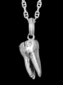 TOOTH PENDANT