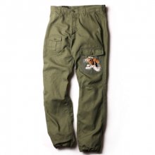 Embroidery Cargo Pants -Khaki-