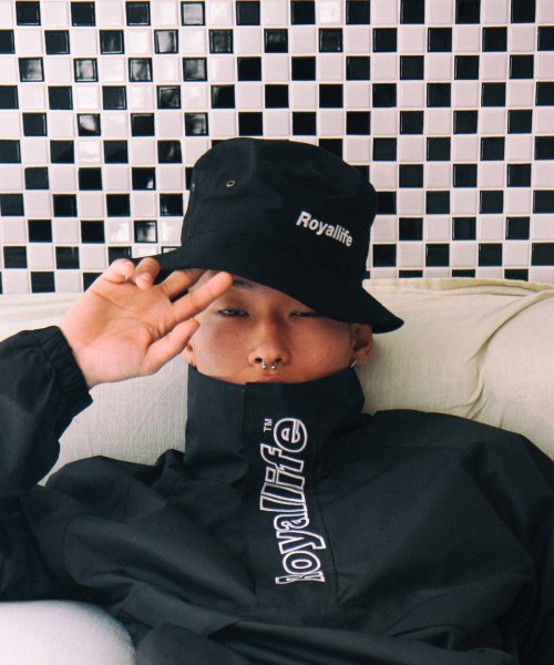 로얄라이프(ROYALLIFE) RLBC101 로얄라이프 로고 버킷햇 - 블랙 - 32,000 | 무신사 스토어