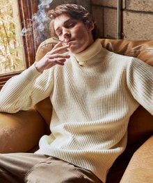 MIDDLE SOFT TURTLENECK SWEATER_WHITE