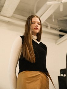 [sep.29]Beige Faux Leather Belt Skirt