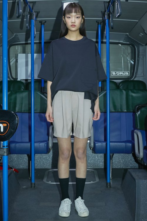 콘센트12(concent12) 더블 플리츠 하프 팬츠 베이지