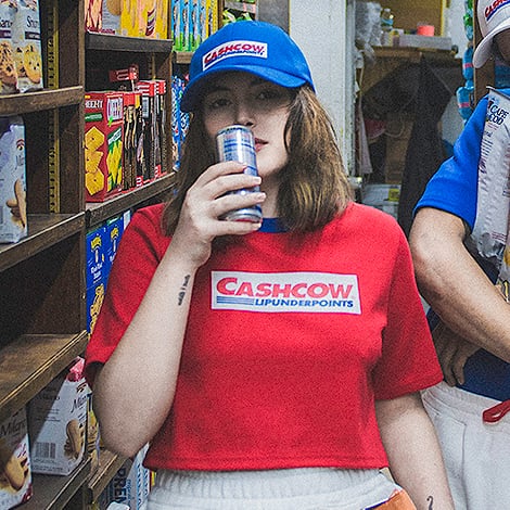 엘유피(lup) L.U.P BY LIPUNDERPOINT CASHCOW CROP T-SHIRTS_RED