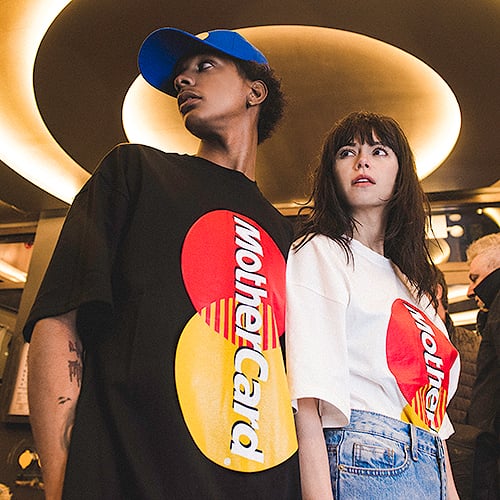 엘유피(lup) L.U.P BY LIPUNDERPOINT MOTHER CARD HALF SLEEVES T-SHIRTS_BLACK