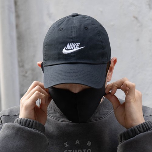 나이키(NIKE) 헤리티지86 퓨추라 스우시 캡 블랙 - 28,900 | 무신사 스토어 나이키(Nike) 헤리티지86 퓨추라 스우시 캡 블랙 - 28,900 | 무신사 스토어
