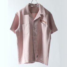 화이트라벨 자수 오픈 카라 셔츠 핑크