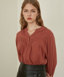 monts767 shirring lace puff blouse