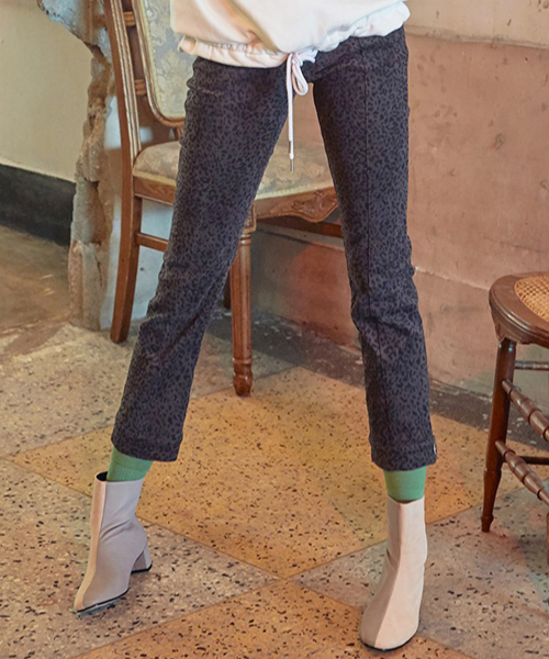브이브이브이(vvv) 다크  그레이 레오파드 데님 팬츠