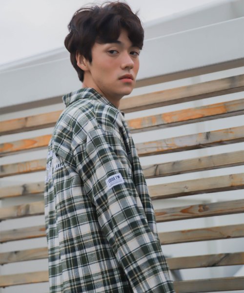 코드아이엠(codeim) SCW LETTERING OVER FIT CHECK SHIRT IVORY