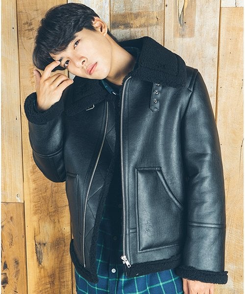로케이트(locate) silian mouton bomber jacket