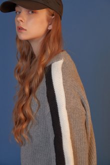 Rambswool Sleeve Point Knit Sweater
