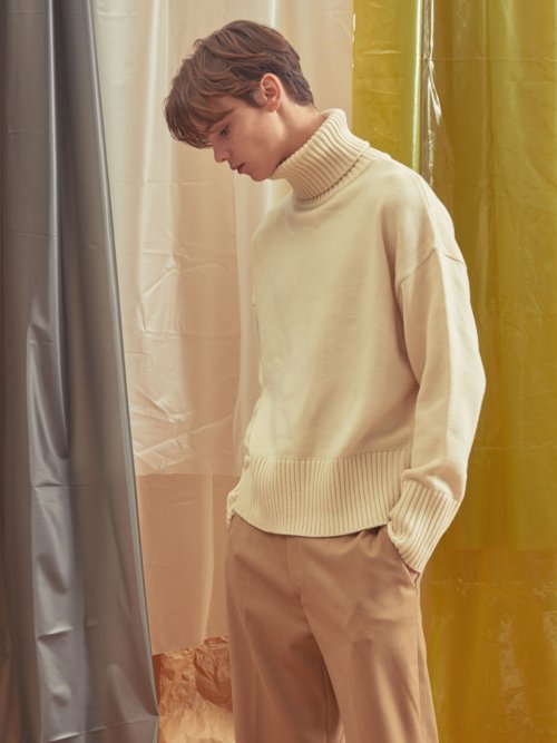 에프터글로우(AFTERGLOW) [UNISEX] TUTLENECK KNIT IVORY - 17,900 | 무신사 스토어