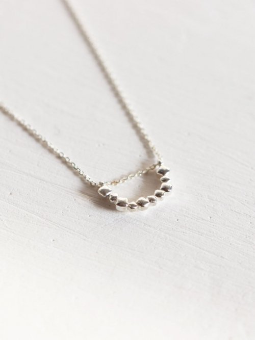 BALL CURVE NECKLACE