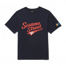 [B.C X S.S]세서미 스트리트 웨이브 로고 1/2 티셔츠 네이비