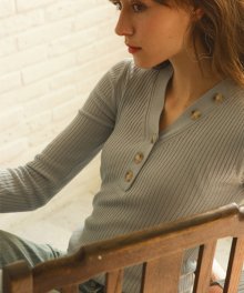 910 v-neck button point knit (sora)