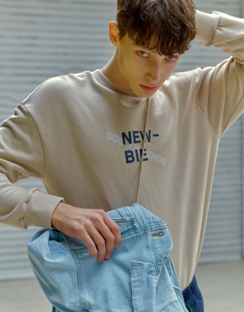 뉴비(newbie) 오드맨투맨(베이지)