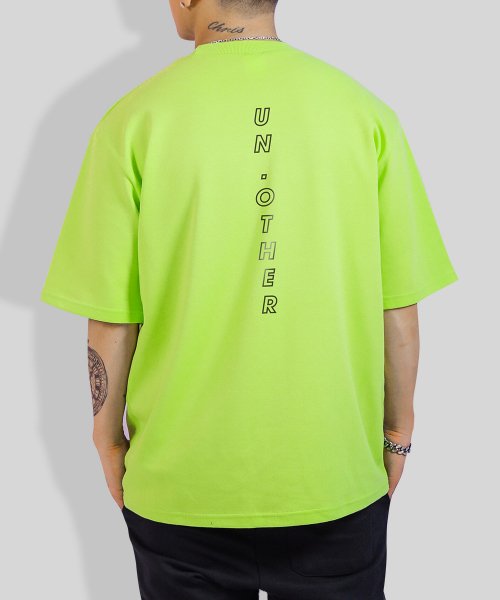 Vertical-Lettering Logo Tee Overfit Neon Green(unotlg0008)