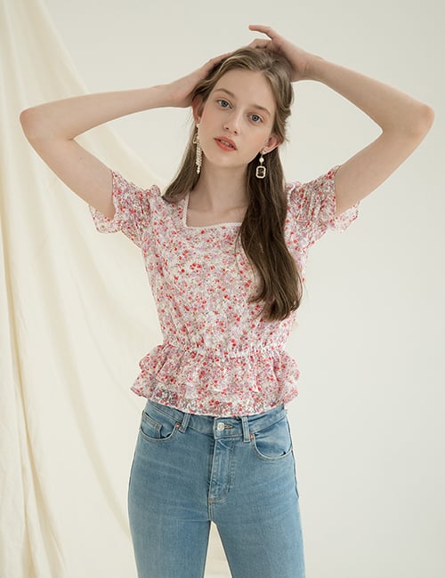 모어댄라이크(MORE THAN LIKE) FLOWER LACE FRILL BLOUSE - 71,000 | 무신사 스토어