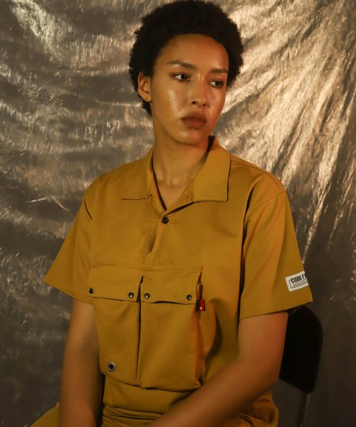 코드아이엠(codeim) 유틸리티 탄창 포켓 루즈핏 반팔 카라티 머스타드