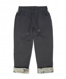 (유니섹스) CAMO Roll-up Capri Pants (BLACK)