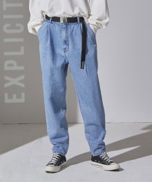 One-tuck Washed Denim Pants [Light Blue]