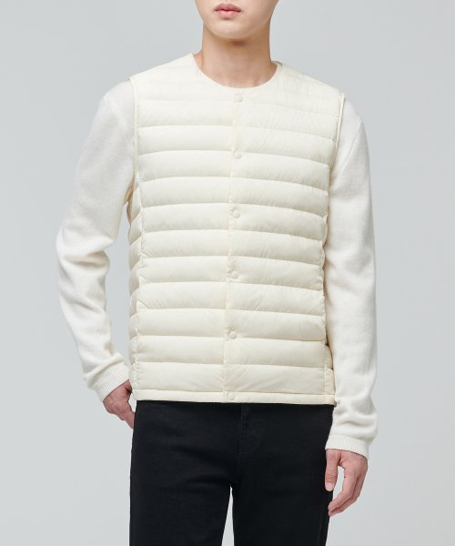 무신사 스탠다드(musinsastandard) 트랜스폼 라운드 넥 라이트 다운 베스트 [아이보리]