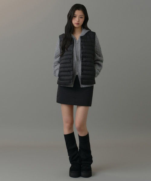 무신사 스탠다드 우먼(musinsastandardwoman) 우먼즈 트랜스폼 라운드 넥 라이트 다운 베스트 [블랙]