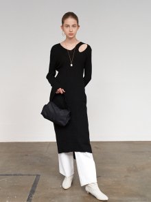 슬릿 브이넥 니트 드레스 (블랙)