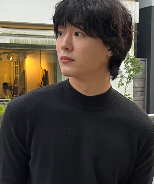 르아르(leire) 미니멀 울 반목폴라 니트 [블랙]