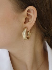 Know galaxy earring (gold)