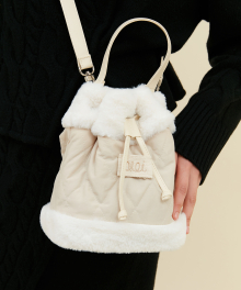 FUR TRIMMING BUCKET BAG_ivory