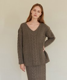 A TWO WAY CABLE KNIT TOP_BROWN
