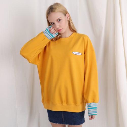 토이에스트(toi) TSW 스몰 로고 스웨트셔츠 머스타드