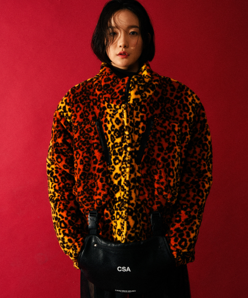씨오엠이(come) [UNISEX] HAND MUFF Leopard-Print Faux-Fur Jacket (Leopard)