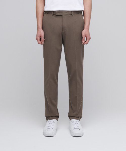 무신사 스탠다드(musinsastandard) 테이퍼드 히든 밴딩 10부 슬랙스 [라이트 브라운]