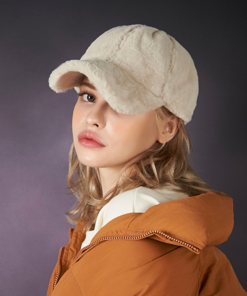 VARZAR - Fur Logo Point Ball Cap Cream