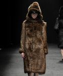 아이코노그라피(ICONOGRAPHY) MOONKYOUNGLAE_ Leather Fur Long Hoodie coat BR