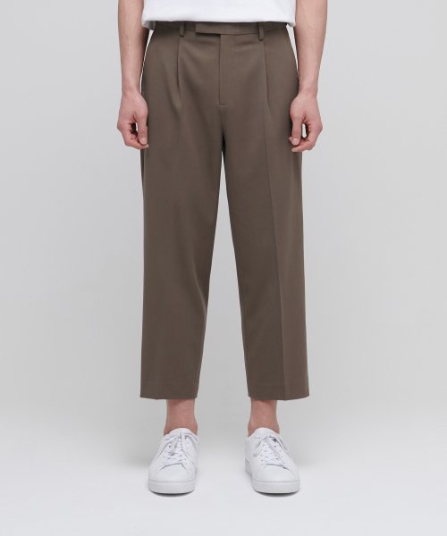 무신사 스탠다드(musinsastandard) 루즈 테이퍼드 히든 밴딩 크롭 슬랙스 [라이트 브라운]