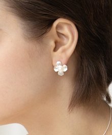 small blossom earring