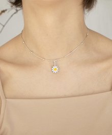 gypsophila necklace
