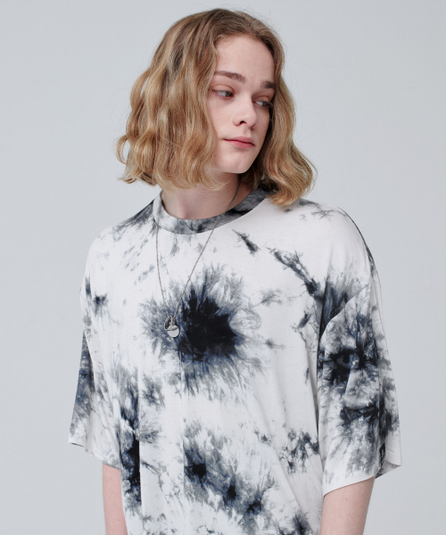 모즈모즈(mozmoz) 타이다이 레이온 오버핏 티셔츠_블랙