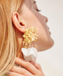 그레이시제이(GRAYISH J) Spangle flower earrings