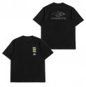엄브로(UMBRO) 쿼드러플 로고 티셔츠 블랙 (U0224CRS53)