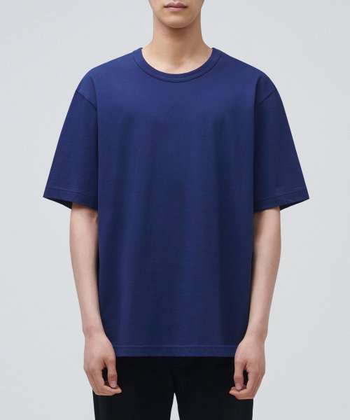 무신사 스탠다드() 릴렉스 핏 크루 넥 티셔츠 [잉크 블루] 상품 이미지