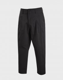 carrot-fit cropped pants black