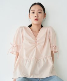 20SR V-NECK SHIRRING BLOUSE (APRICOT)