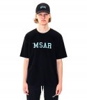 맨셔네어(MANSIONAIR) 블랙 라운드 스카이블루 로고 티셔츠