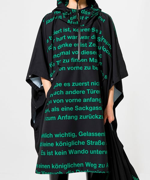 이에스씨 스튜디오(ESC STUDIO) Lettering poncho (black