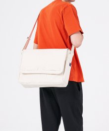 Cota Messenger bag_ivory 코타 메신저 백_아이보리