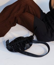 뇨끼백 M 20도 Gnocchi Bag M - Black